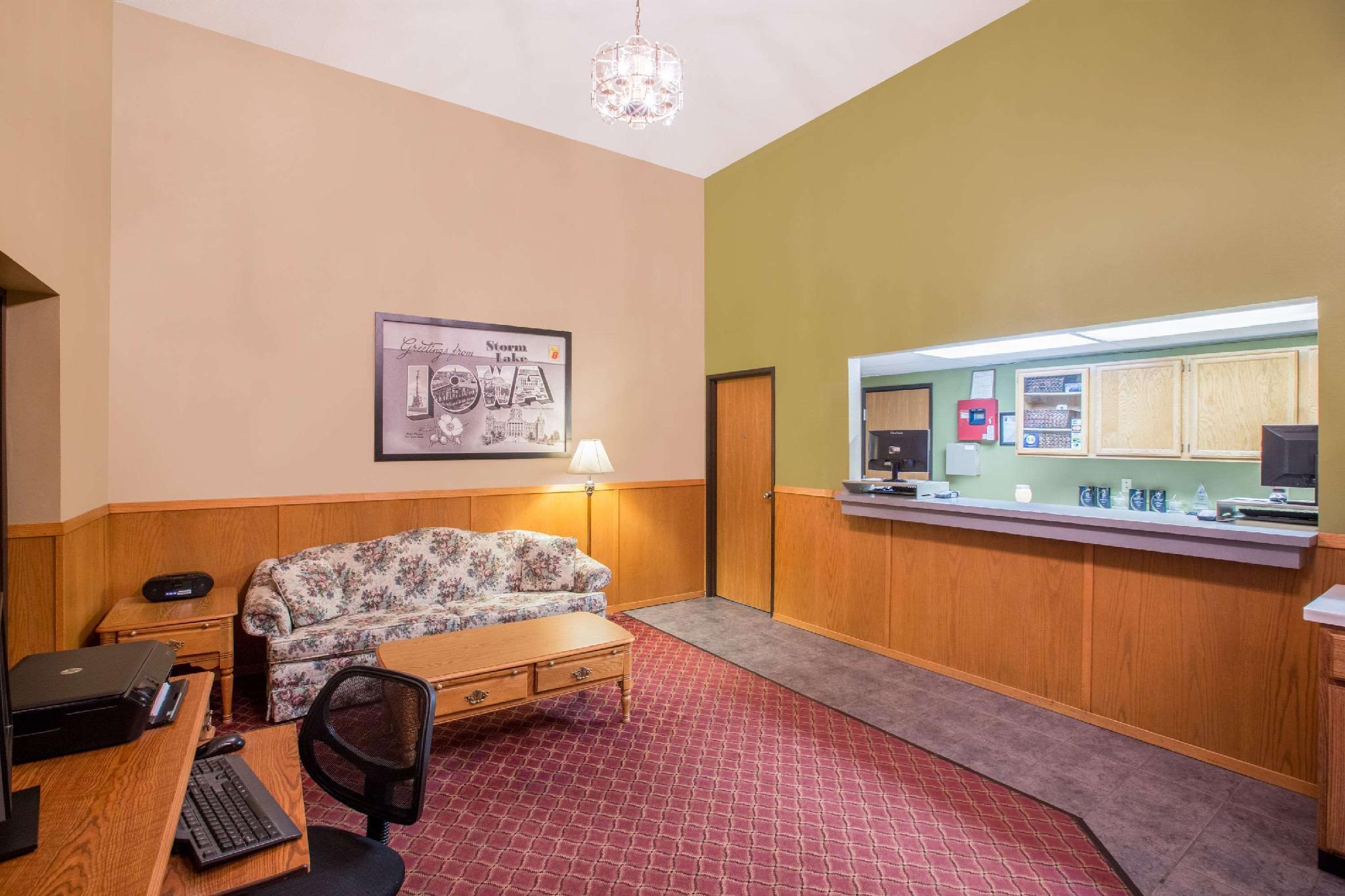 Super 8 By Wyndham Storm Lake Exterior foto